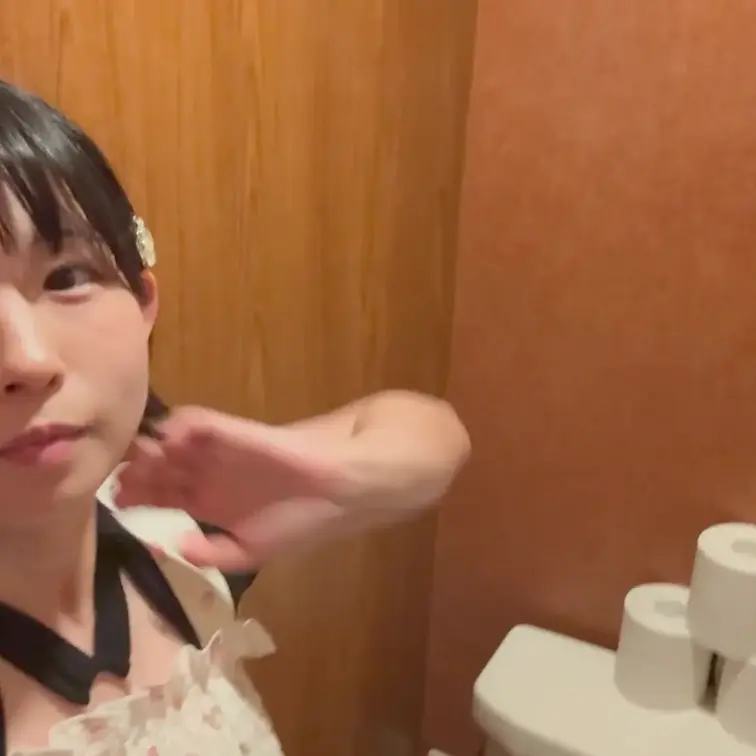 まこの夏服おしっこ集です。