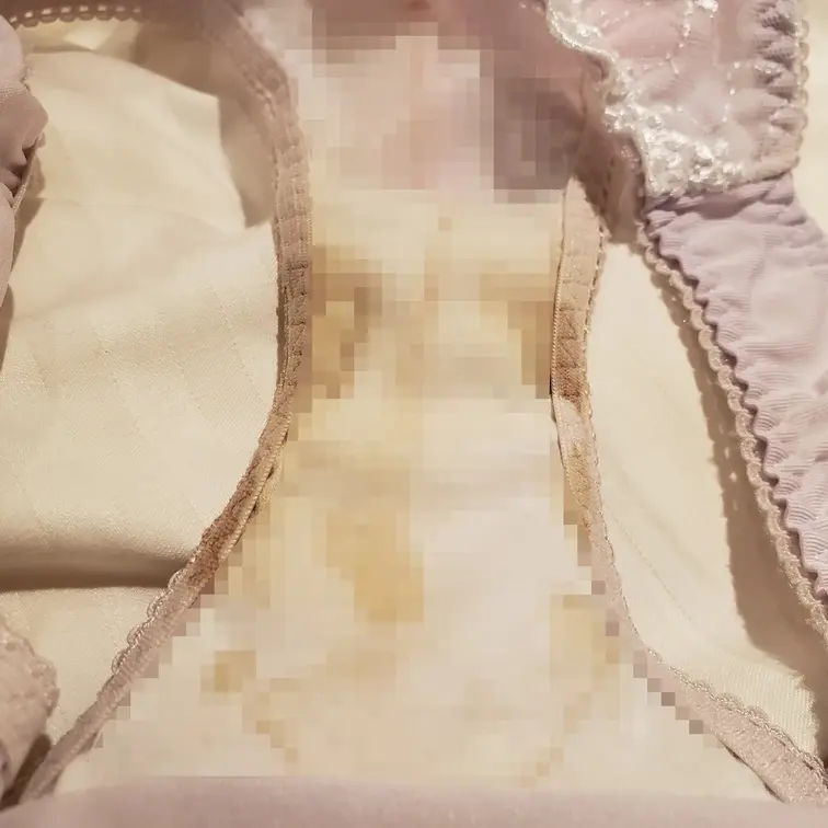 においフェチでもある私。
前日からパンティーを交換しないようお願いした。
おしっこした後も、あまり拭かないようにお願