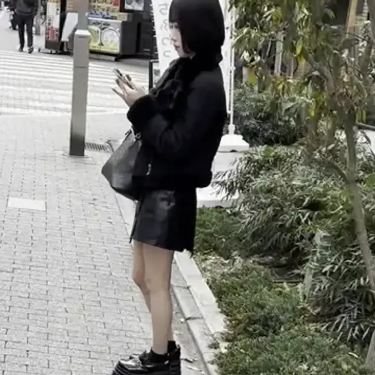 ストリートスナップ撮影といって美女をナンパしてみたら？？
あ〇ちゃん似の美女がいたので、
声をかけてみました！
続
