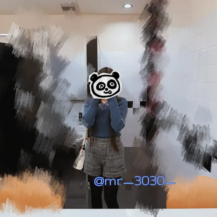 スク水とのギャップ🩵

実はスク水で実写配信した動画があるんだけど…♡
気になる人は❤️ください！
