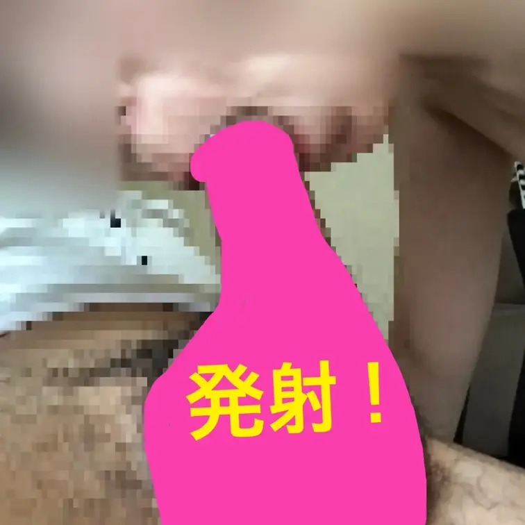 ちさとちゃんの手コキ＆フェラチオ口内発射です。

タマをベロベロにしながら、
手コキとあわせてザーメン口内発射とな