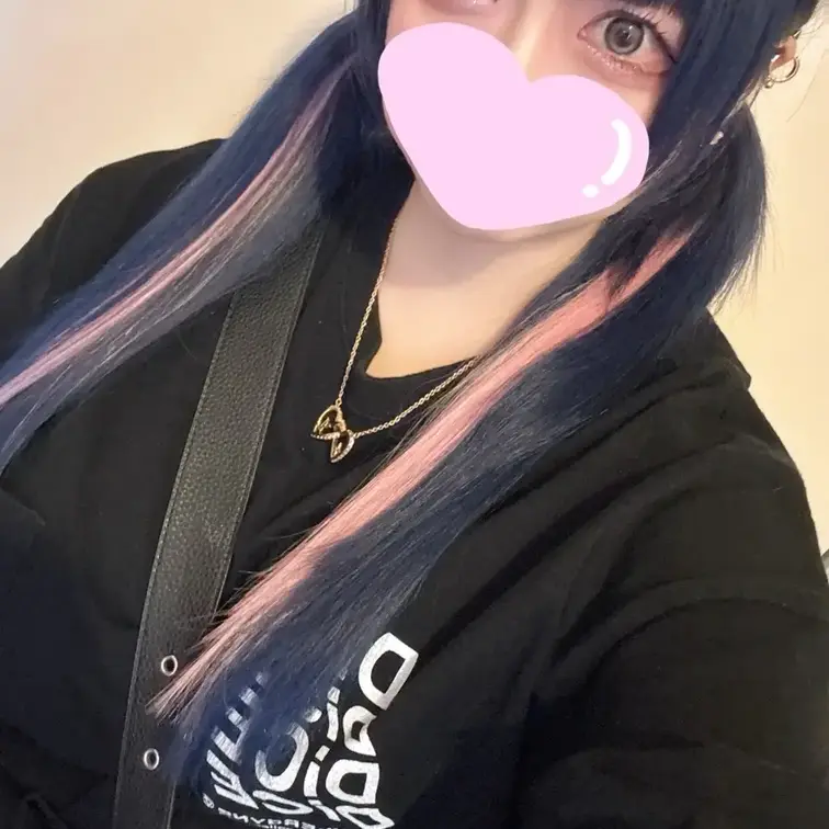 超絶可愛い爆乳の元アイドル！ビクビクしながら逝っちゃうオナニー姿がめちゃエロい。