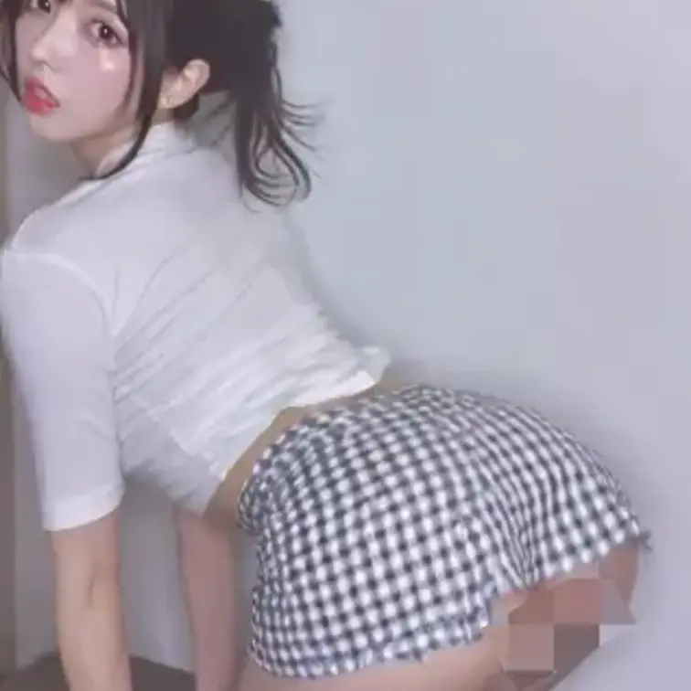 顔面騎乗とかされたい？🩷

たくさん舐めちゃう？🩷
ねぇ、たまらない？✨