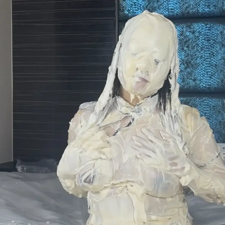 先日配信しましたThe Cream サツキの別カメラ映像②となります(約20分)
クリームまみれの体はさらに汚れていく