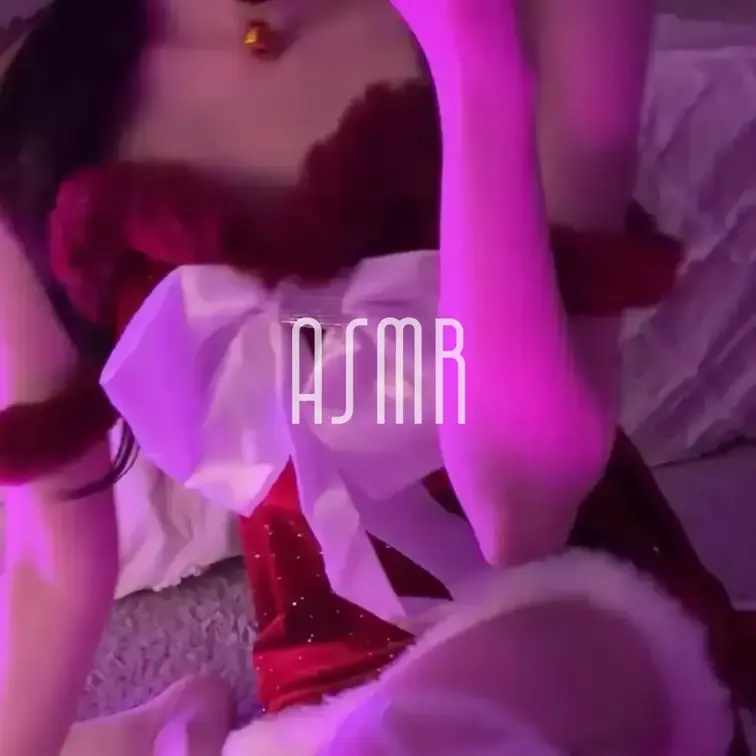 サンタコスプレ♡
えちな声も聞いてね♡

恥ずかしかった😳