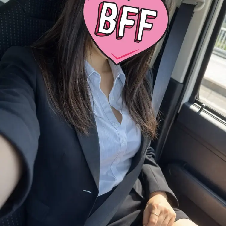 スーツ姿がクールな上品な田村さん

いいね👍は返すけど、リプは返さず、褒められても無関心なふり

理不尽な仕事も