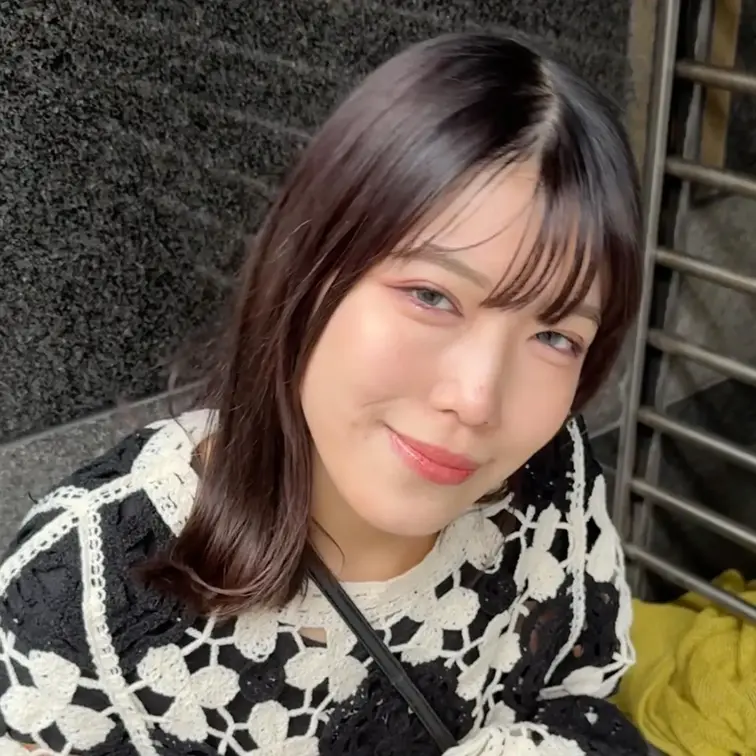 #285【KAEDE 25歳】
今回ストリートスナップに協力してくれたのは、モノトーンコーデがオシャレなKAEDEちゃ