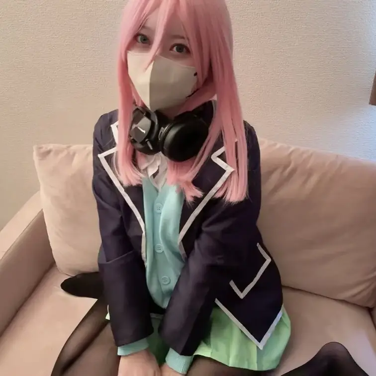 ファンの方からのリクエストにお応えして、
五等分の花嫁の中野美玖ちゃんでコスオナしちゃいました💗

(ウィッグの色
