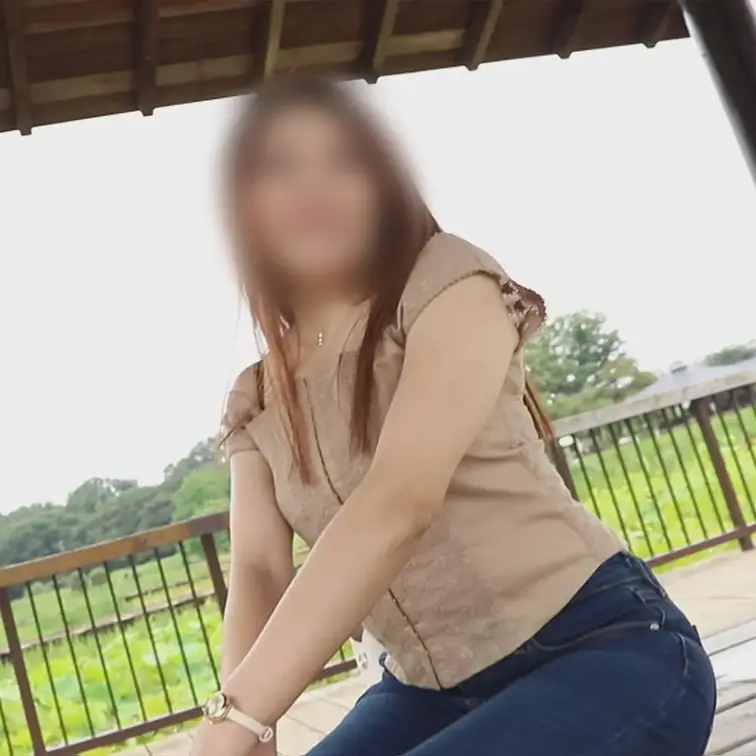 【「攻められるより攻めたい！」ドSな人妻にドクドク中出し。
sexyランジェリー姿は必見です…。】(41:03)
