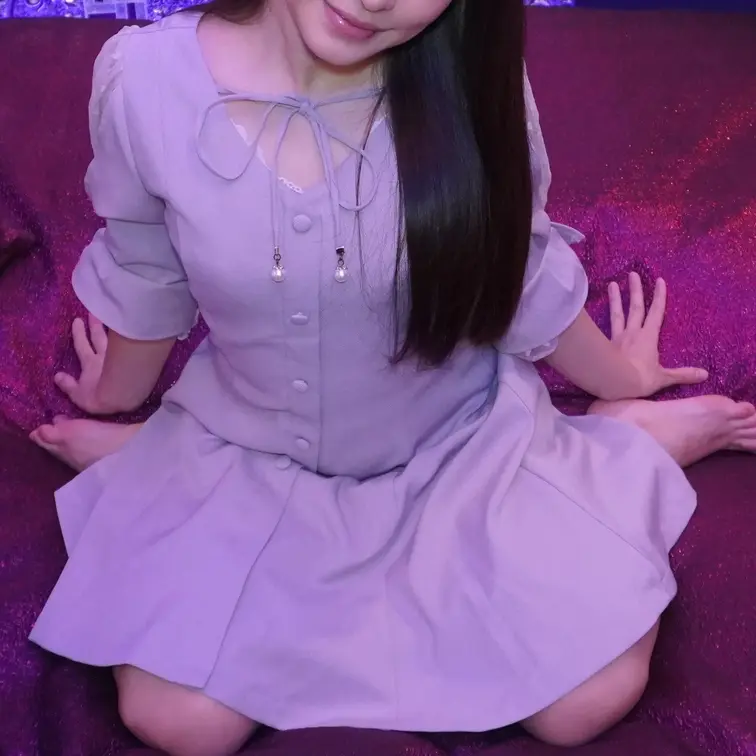 小柄でお目目ぱっちり美女「ももかちゃん」20歳の
イチャラブｘハメ撮り動画①です。