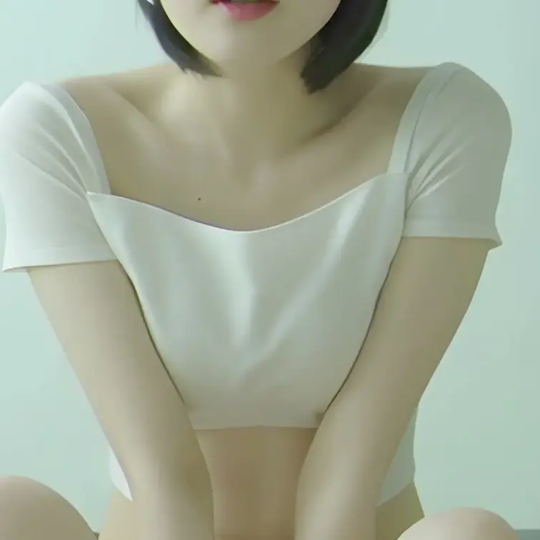 （視界がぼやけている中、目の前の女性がこちらを覗き込んでいる）

女性「……気がついた？」

少し間を置いて、や