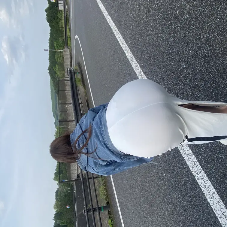 みんなはどんなムービーがみたいですか？コメントやDMお待ちしてます