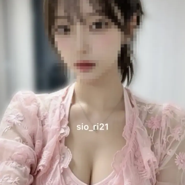 思ったより派手で、外で着れてないお洋服🥹