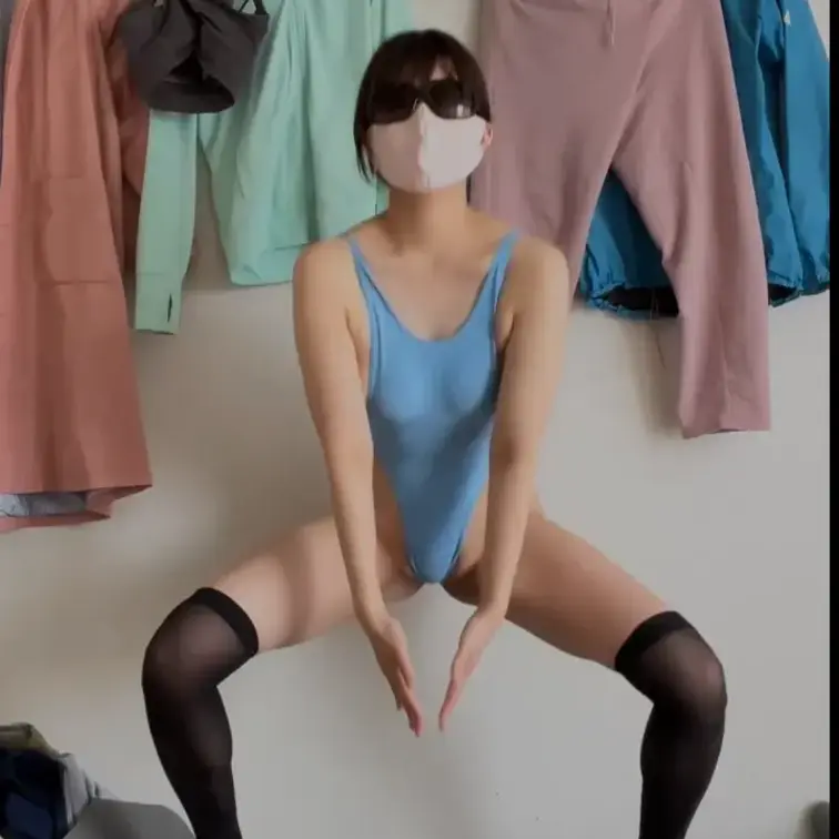 基本的には【ハイグレ人間のコマネチ】の動画と全く同じ(衣装、アングル等)

主な変更点
ガニ股コマネチを無し
上