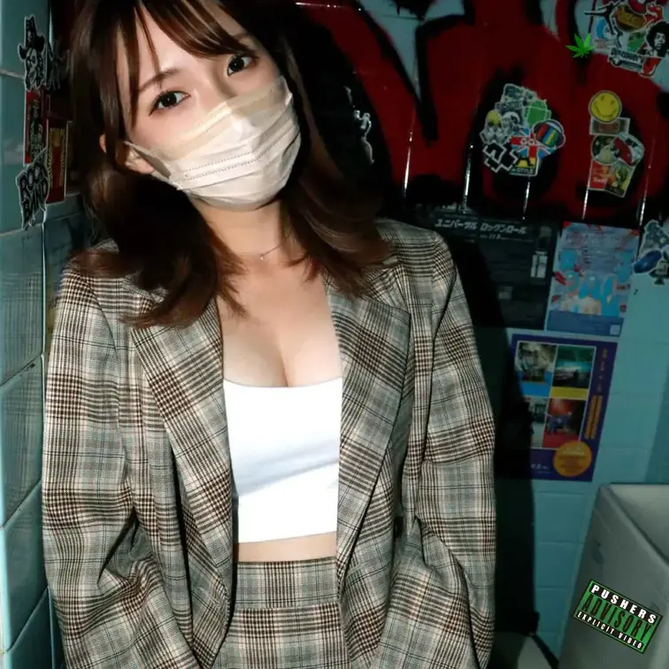 チビ美乳のめちゃ可愛い女をクラブでナンパしてそのままトイレでハメちゃった💚