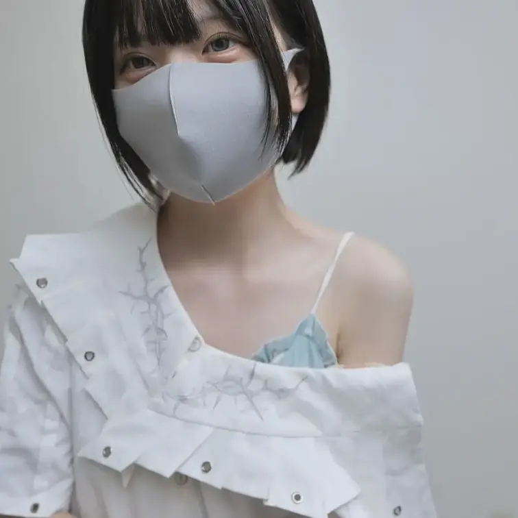 白ゴスロリヌード