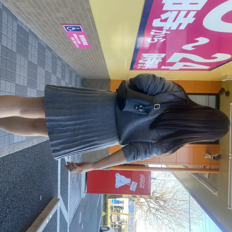 むちむち奥さんのお出かけから帰って来てパジャマにお着替えのムービー
