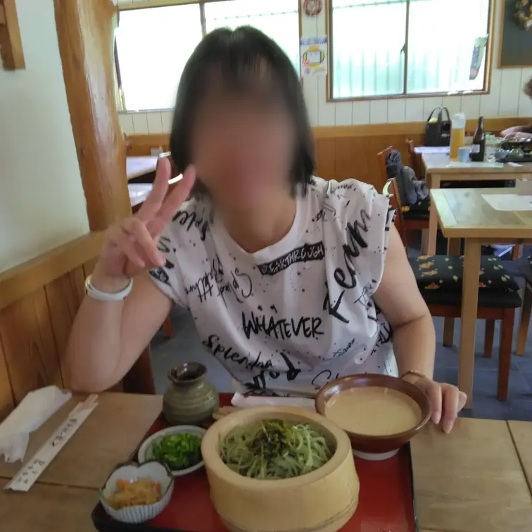 旅行先でのお食事ショットです(^^♪