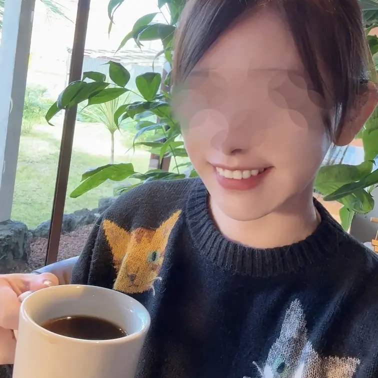 日常☕️顔出しスナップ

お散歩のあとに美味しいコーヒーとハンバーガーをいただきました♪ださかわ猫ちゃんセーターです