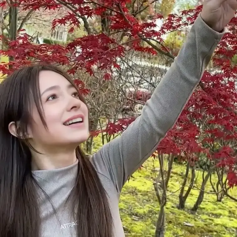 『紅葉シーズンのお出かけ💐』

見にきてくれて本当にありがとう🌺

はじめに右側の「いいね♡」「保存」を押しても