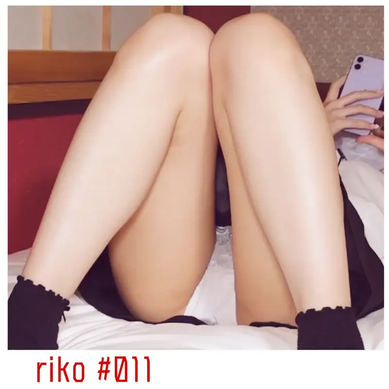 [riko 妄想#011] 地方公演の夜、ベッドでほどける無防備


なんとなく目に留まった女性がいた。
もちろ