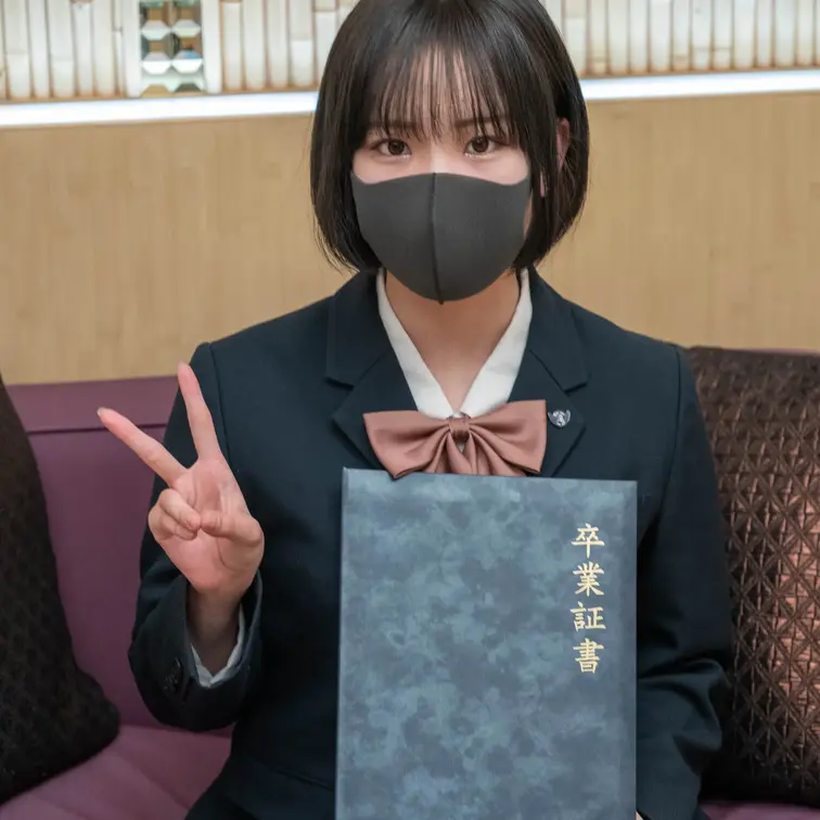 🎁文章の最後に誰でも参加できるプレゼント企画有り🎁


【顔出し】
Ｆカップ美巨乳◎黒髪ショートカットめちゃかわ