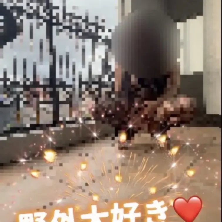 ❤️【見てみて〜丸見え丸出し丸聞こえ】野外で汗ばむ露出オナニー天を仰ぐ生ハメ騎乗〜崩れる猛烈立ちバック❤️

電車が