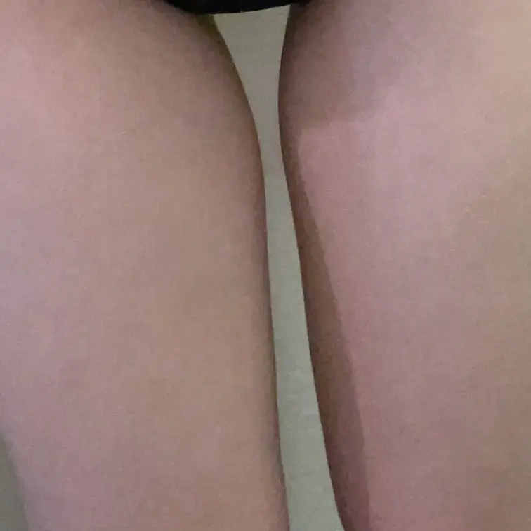 脚好きかな？

#裏アカ女子
#裏垢女子
#着エロ
#ランジェリー