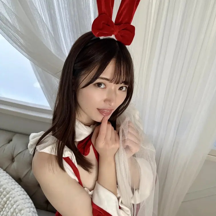 この前公開したクリスマスのイチャイチャSEX
見てくれましたか？💕

今日は撮影時のオフショットを無料で公開しちゃ