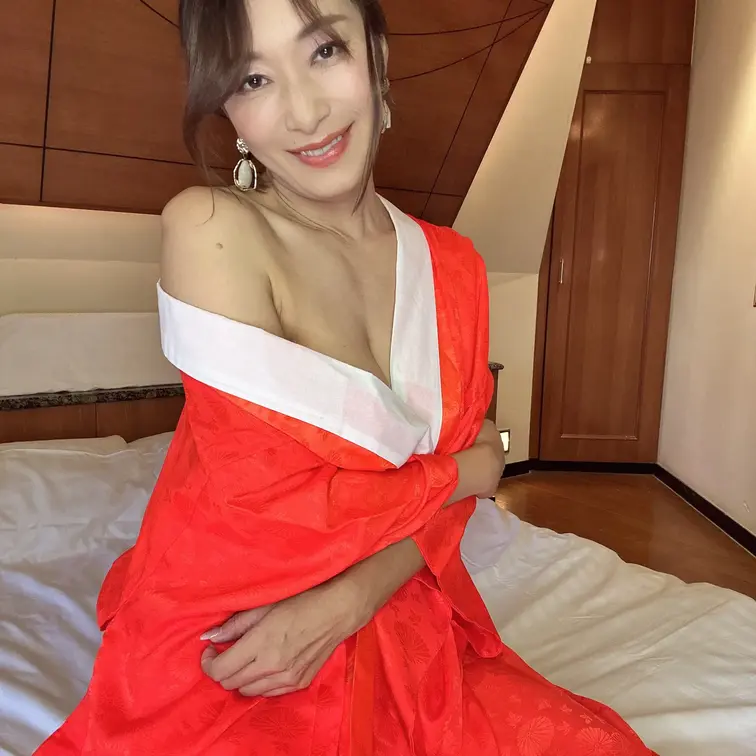 日曜の夜も怜子に会いに来てくれてありがとうございます💓
今日はゆっくりできた？＿
お仕事の方はお疲れ様です♪
ほら