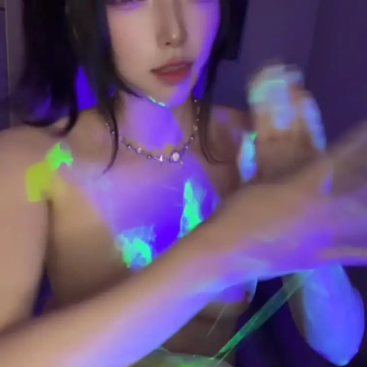 えっちとっく💕
ひかるろーしょん✨んふふ👿