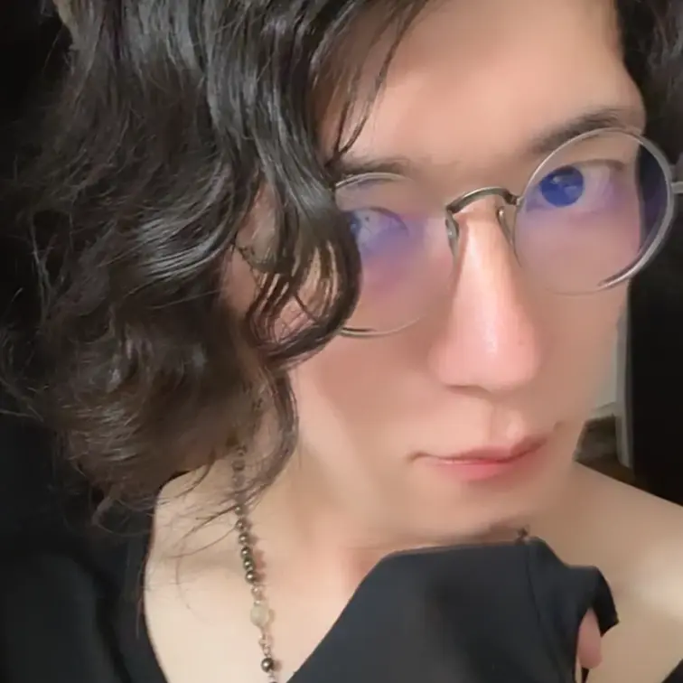 たまには違うメガネでも👓✨✨