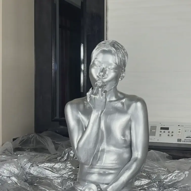 先日配信しましたThe Silver リンの別カメラ映像①となります(約23分)
今回は銀色姿になってからの映像となり