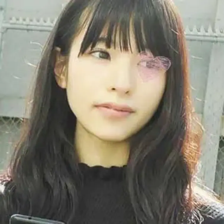 今回はライブハウス近くのコンビニで

スーツケースを引いて歩いてたバンギャちゃんです

春休みにはこういう遠征組