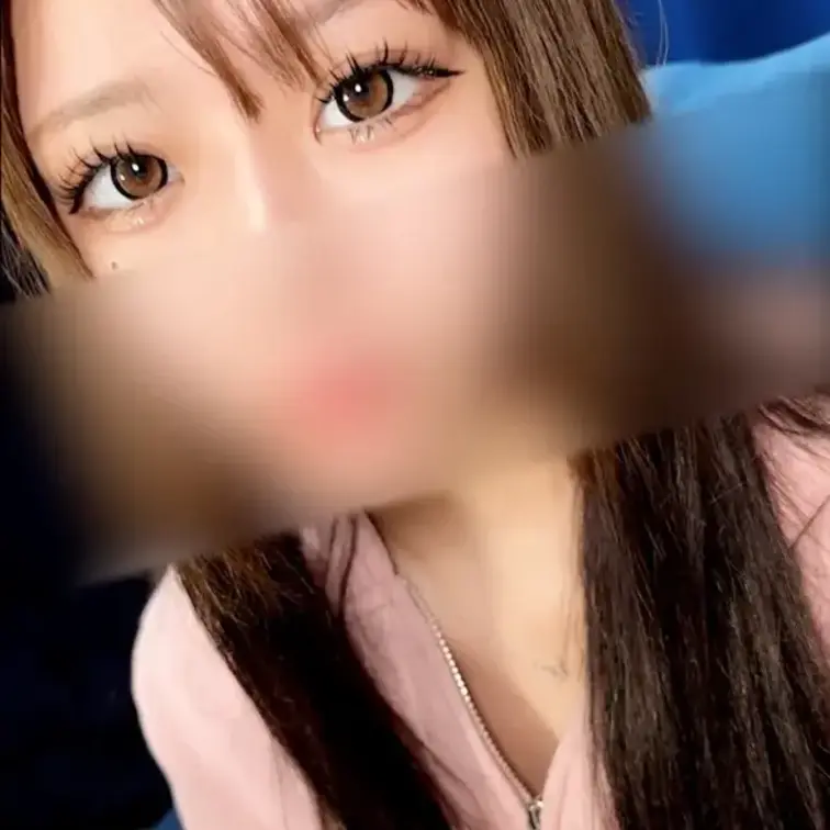 【個撮】天然系美女ギャル　敏感クリに電マを押し当てられて身体をくねらせながらのけ反り絶頂。

※ハメ無し、女の子オナ
