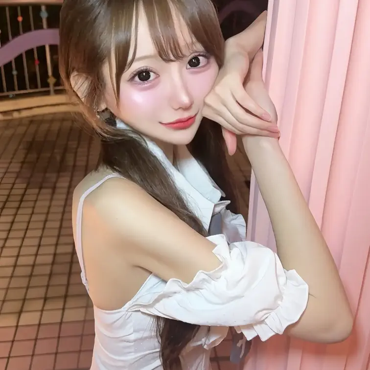 じーっ
もっと構って〜
いぶに気づいてよー🥺🥺
の顔です🤣