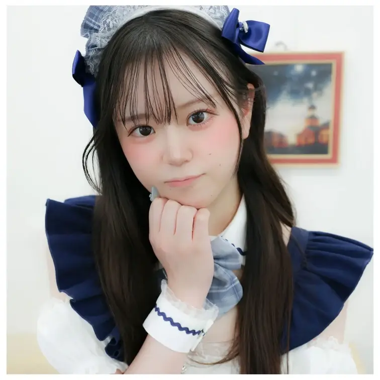 「この出会い、神様の悪戯」  【購入宣言キャンペーン】 この投稿に「いいね」と「コメント」をしていただくと、こちらの映像の単品価格が30%OFFになるクーポンを配布させていただきます。 ▶締め切り；2026/8/21(金)23:59迄 ▶配布：2026/8/22(土)20:00～22:00のあいだにDMにて配布 -----------------------------------------------------------------------------  突如として舞い降りたLegend  小林栞(19)  アイドルの世界からそのまま出てきたような、ウブで愛くるしいキュルキュルフェイスへどのようなザーメンがぶちまけられるのか。  5日以上金玉にザーメンを溜め込んだ総勢9名の汁男達。  初登場にして、顔射8発(流れ込みごっくん有)＆即ズボフィニッシュ中出し1撃のザーメングランドスラムを達成。  栞ちゃんのビジュアルとパフォーマンスにより、射出の量が質感がいつもの1.5倍以上はあろう射精が多発。  一瞬にして顔面白黄濁＆固形ザーメンに侵される栞ちゃんに、どんな未来が待っているのか。  まだ19歳。  そして初顔射がこの映像。  SPERMAGICにとっても栞ちゃんにとっても、メモリアル映像となりえる初のLEGEND称号が付された鬼射となっております。  お見逃しなく。   2026/8/22 20:00公開 見放題はVIP対象 単品購入有