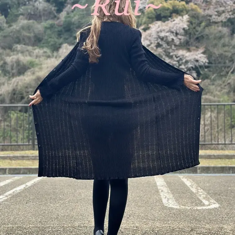 お花見第3弾をSNSでアップ出来ない写真を公開します。
瑠唯のハイレグにホットパンツ姿から最後は脱ぎ捨てたところを堪能