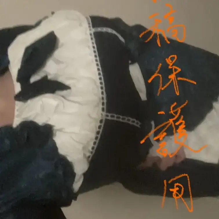 ちなみに特注なので、Rカップ仕様にしてもらったよー！
バストに合わせすぎて脇周りのブラジャーが透けちゃうのは仕方ないけ