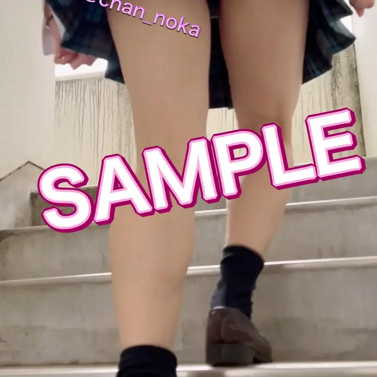団地の階段でパンチラ撮影♡
大人気の黒パン履いてるバージョンです🙈