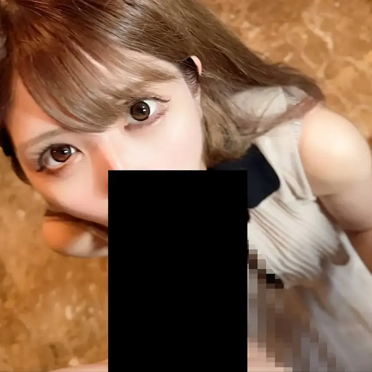 【"完全顔出し"天然な感じの敏感ドM美女に口内射精。ちんこが大好きすぎて一生ジュポ舐めしてくるのがエロすぎて最高】
