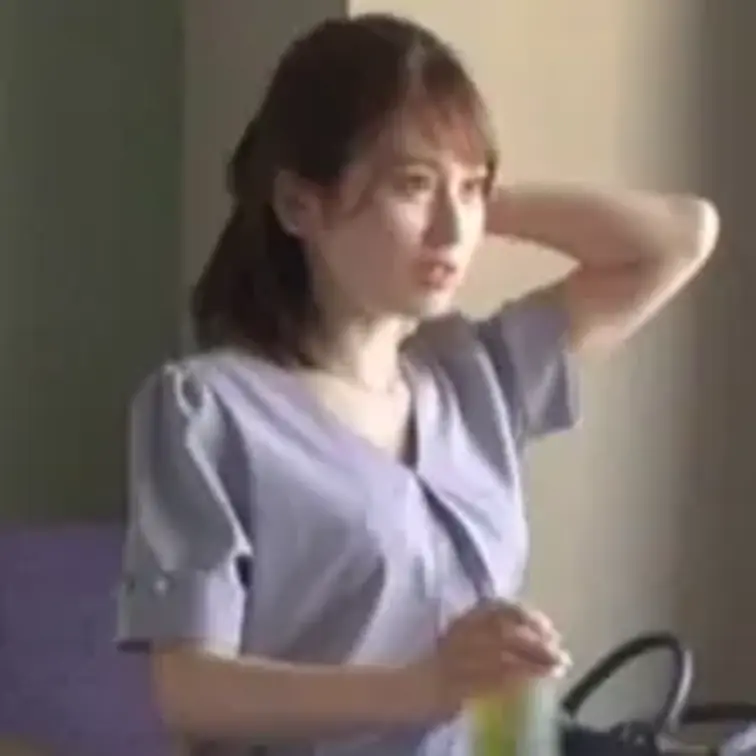 【チ●ポ狂いの淫獣美尻OL】
理知的なバリキャリ美女は密室になると誰彼構わずヤリたくなるビョーキだった！？