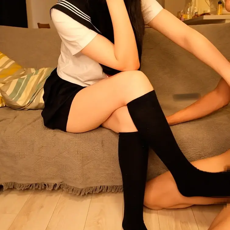 🎀サンプル動画🎀

今回の動画を見返してみるとほとんど足舐めばっかりに…👣

私の足をた～～っぷり舐めてもらいま