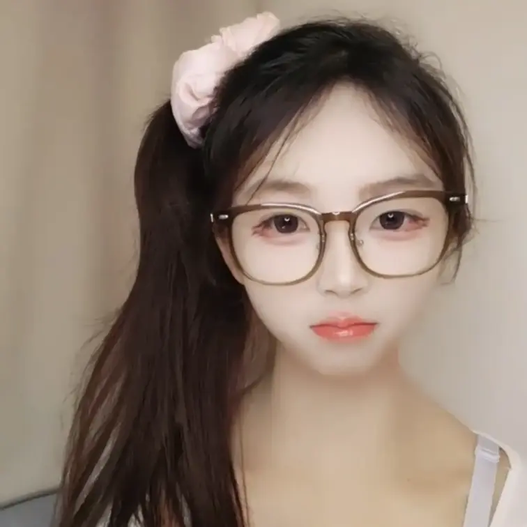 1.「あなたのいちごケーキ」初恋のような感じ、超清純美少女、超柔らかくて大きなバストが揺れて、ピンク色でとても魅力的。
