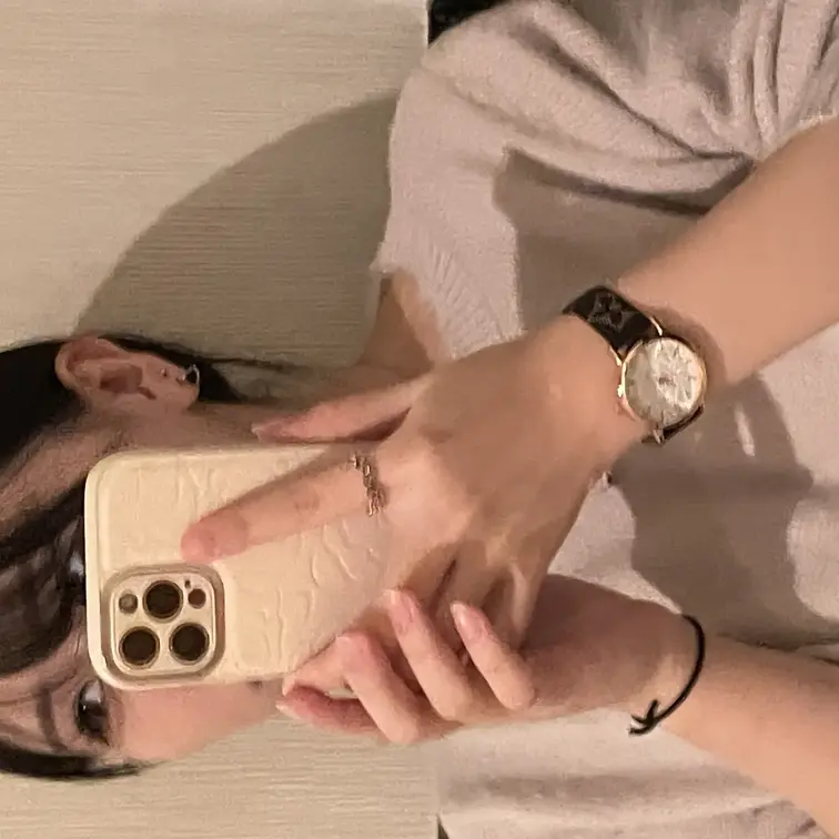 元カノとのハメ撮りです
モザイクありなので分からないですがゴムなしで中出ししてます
完全素人