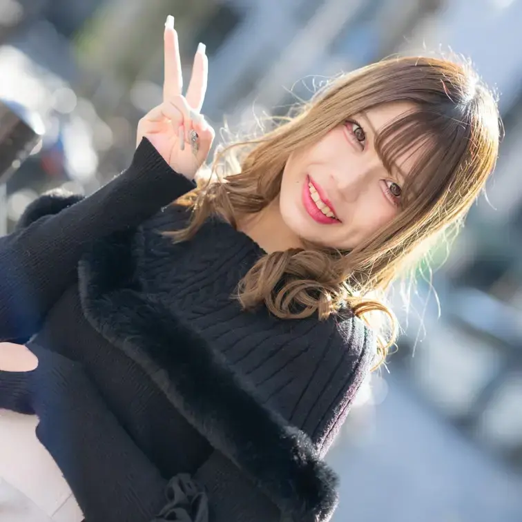 クレカのリボ払いで首が回らなくなった２６才名古屋嬢…支払いの立て替えの代わりに

「支払いに困ってて…何でもしますか