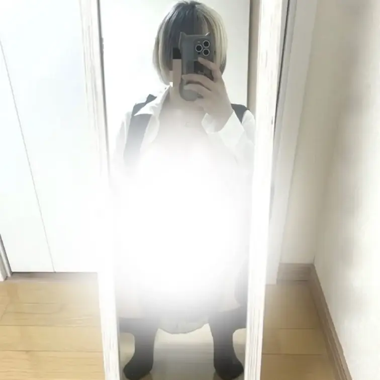鏡で恥ずかしいとこ丸出し自撮りしました💕