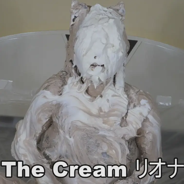 The Cream　リオナ　　3,300円
かわいいリオナさんがパイ投げメッシーに挑戦！