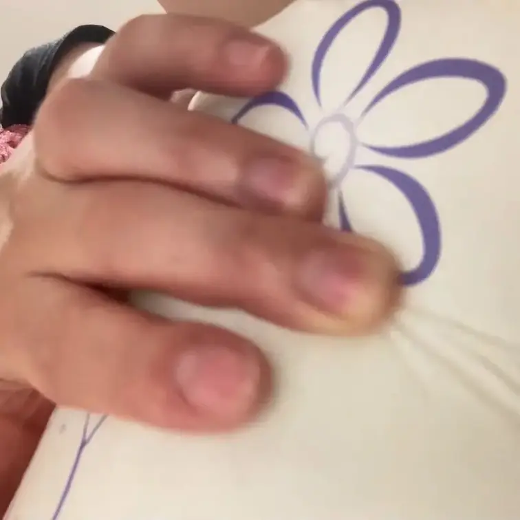 大人用の大きなオムツを２枚重ね履きして揺らします。
もっこりしていてふわふわだよー。
オムツ専門店のこだわり商品着用
