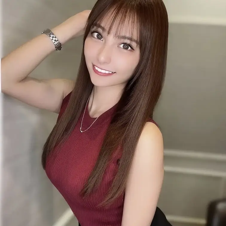 花咲れあの myfans プランと価格はどうなっているか (週間 1 位 / 年間 2 位、¥2,890〜¥12,000)